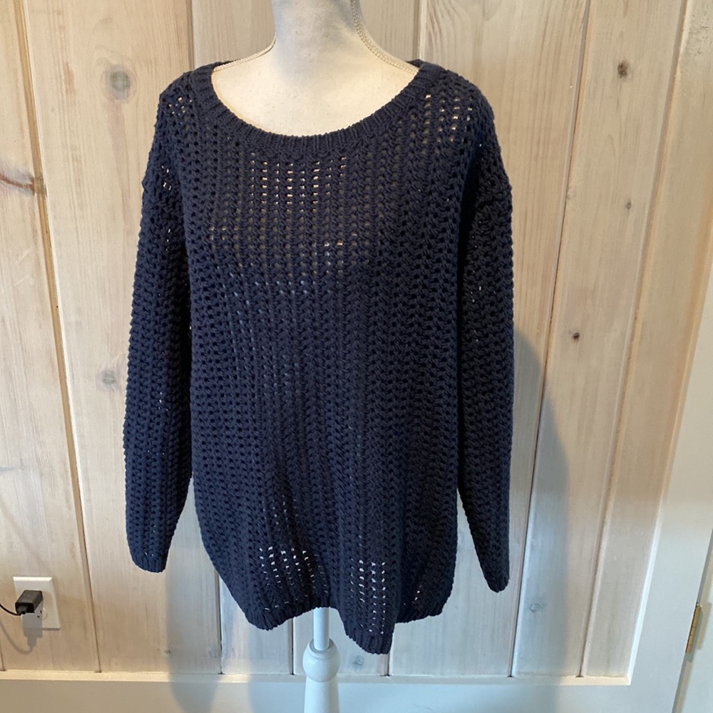 Navy LL Bean signature sweater - Picture 1 of 4